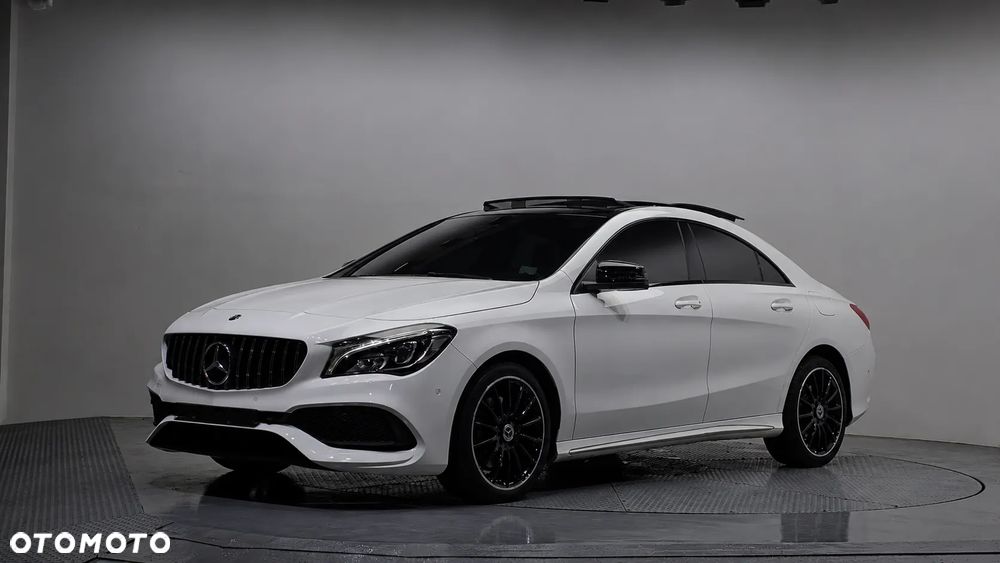 Mercedes-Benz CLA 250 4-Matic AMG Line - 1
