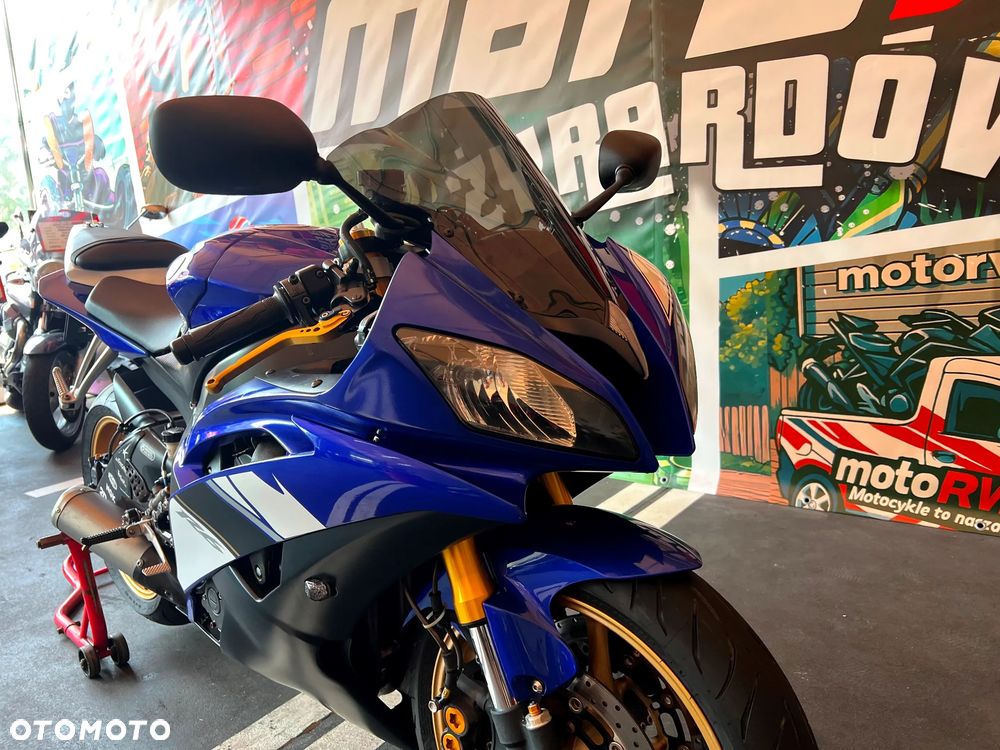 Yamaha R6 - 6