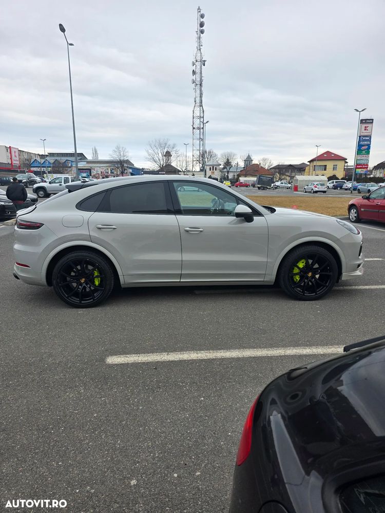 Porsche Cayenne Coupe - 7