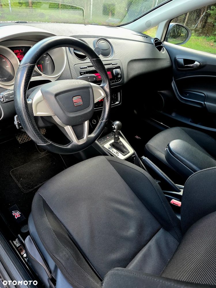 Seat Ibiza SC 1.6 16V Sport DSG - 12