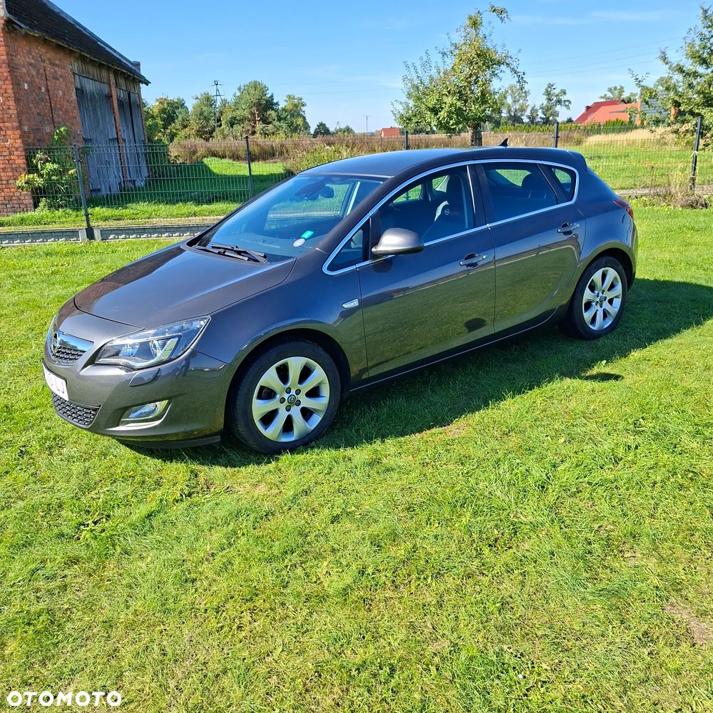 Opel Astra 1.4 Turbo Cosmo - 1