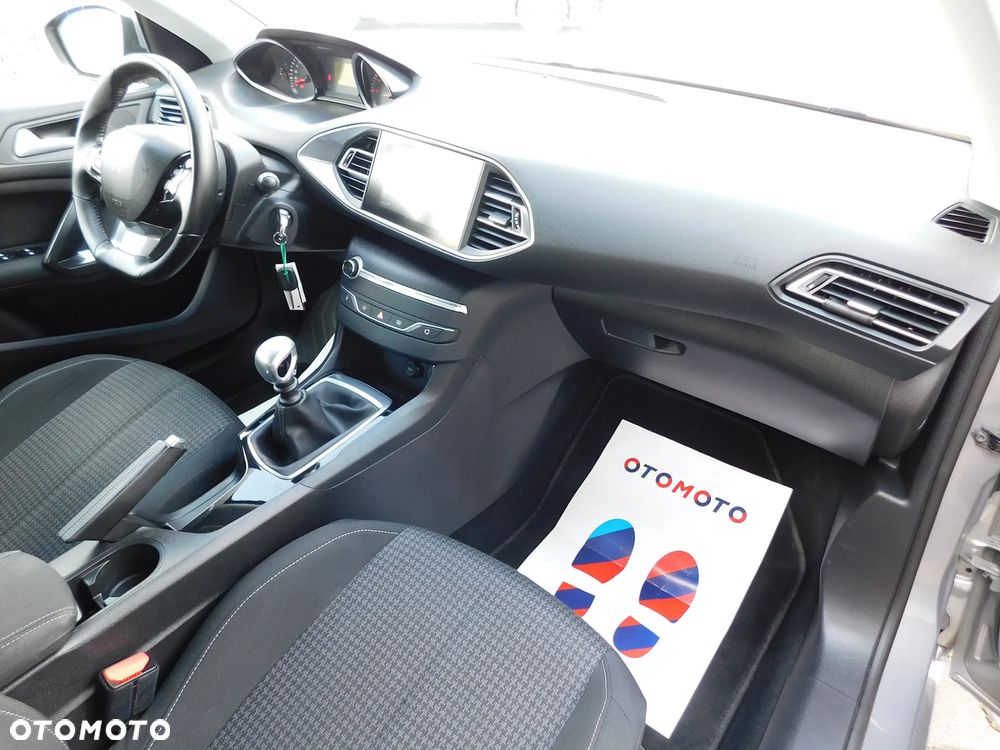 Peugeot 308 SW 1.5 BlueHDi Active S&S - 11