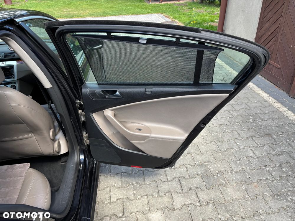 Volkswagen Passat 2.0 TDI DPF Highline - 19
