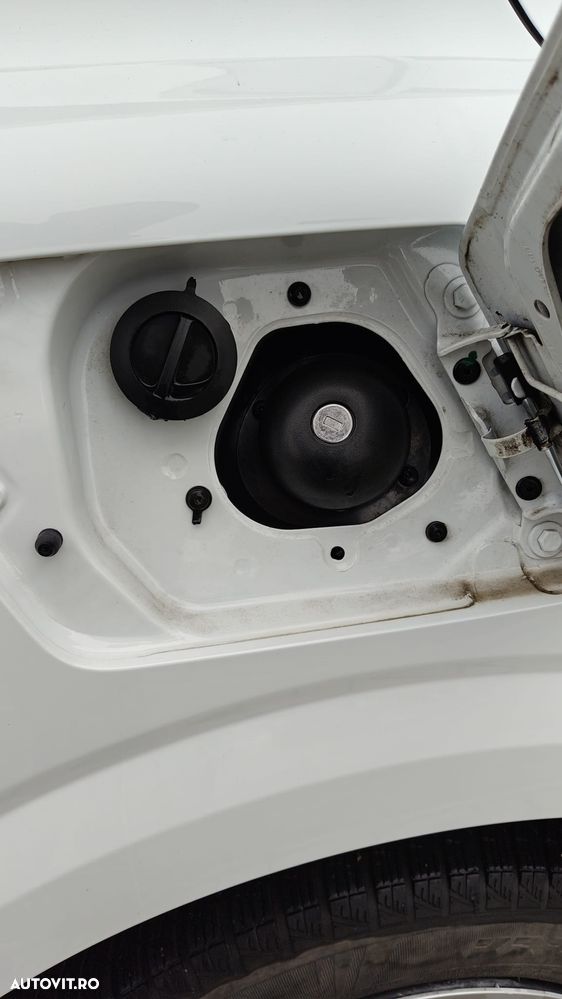 Dacia Logan TCe 90 Essential - 27