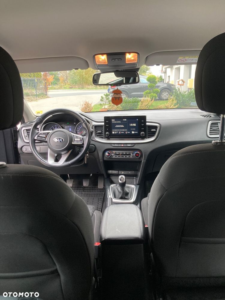 Kia Ceed 1.5 T-GDI M - 10
