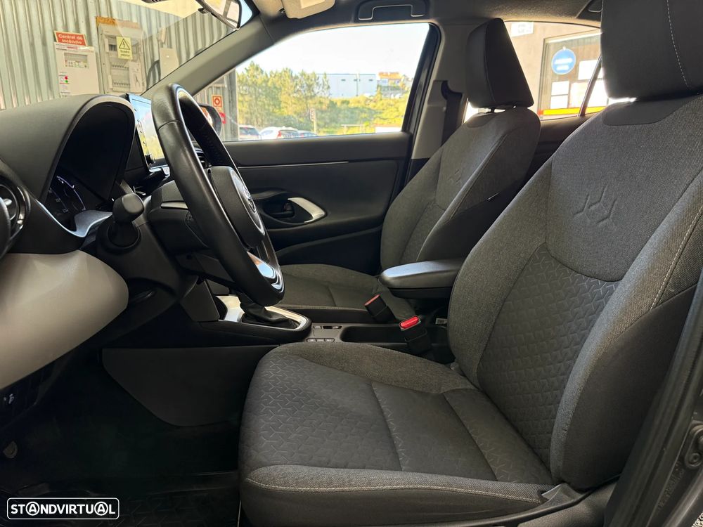 Toyota Yaris Cross 1.5 HDF Comfort Plus - 18