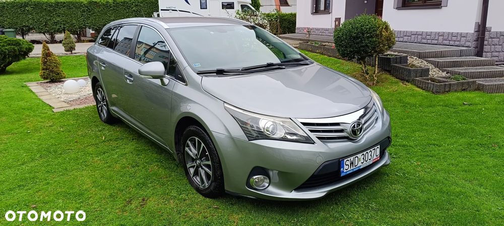 Toyota Avensis 2.0 D-4D Edition (2014) - 3