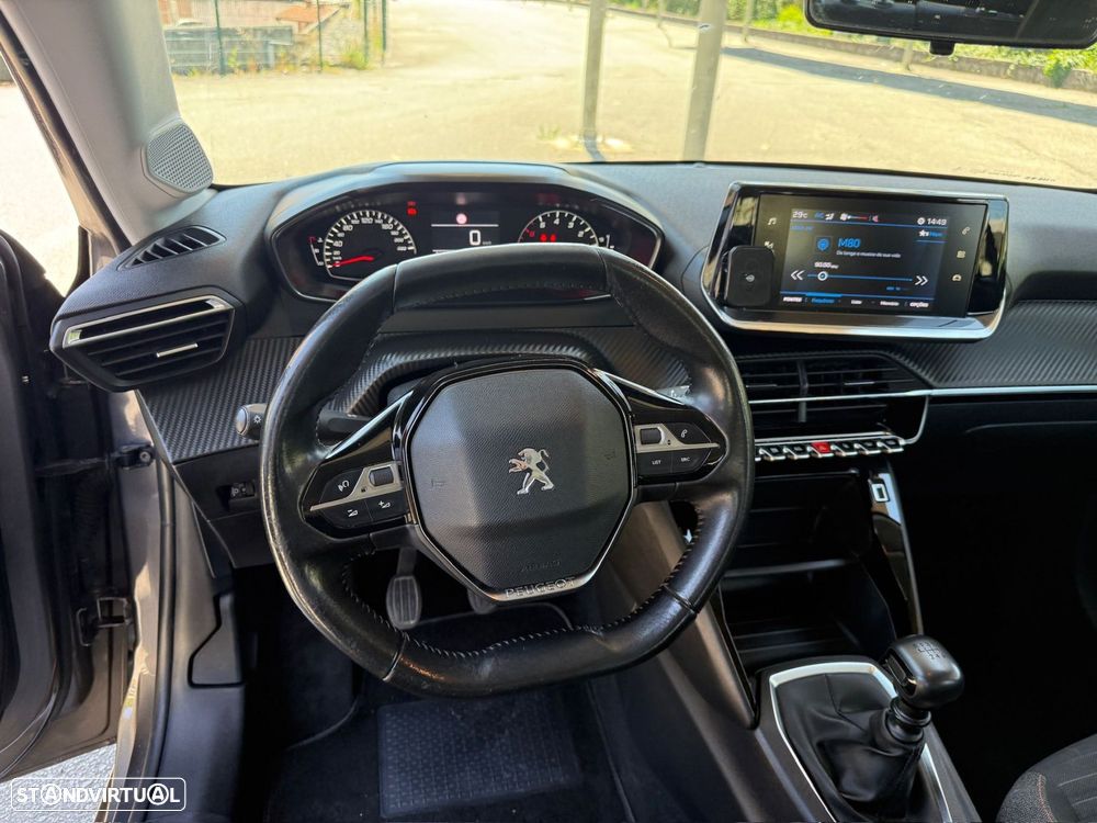 Peugeot 208 - 10