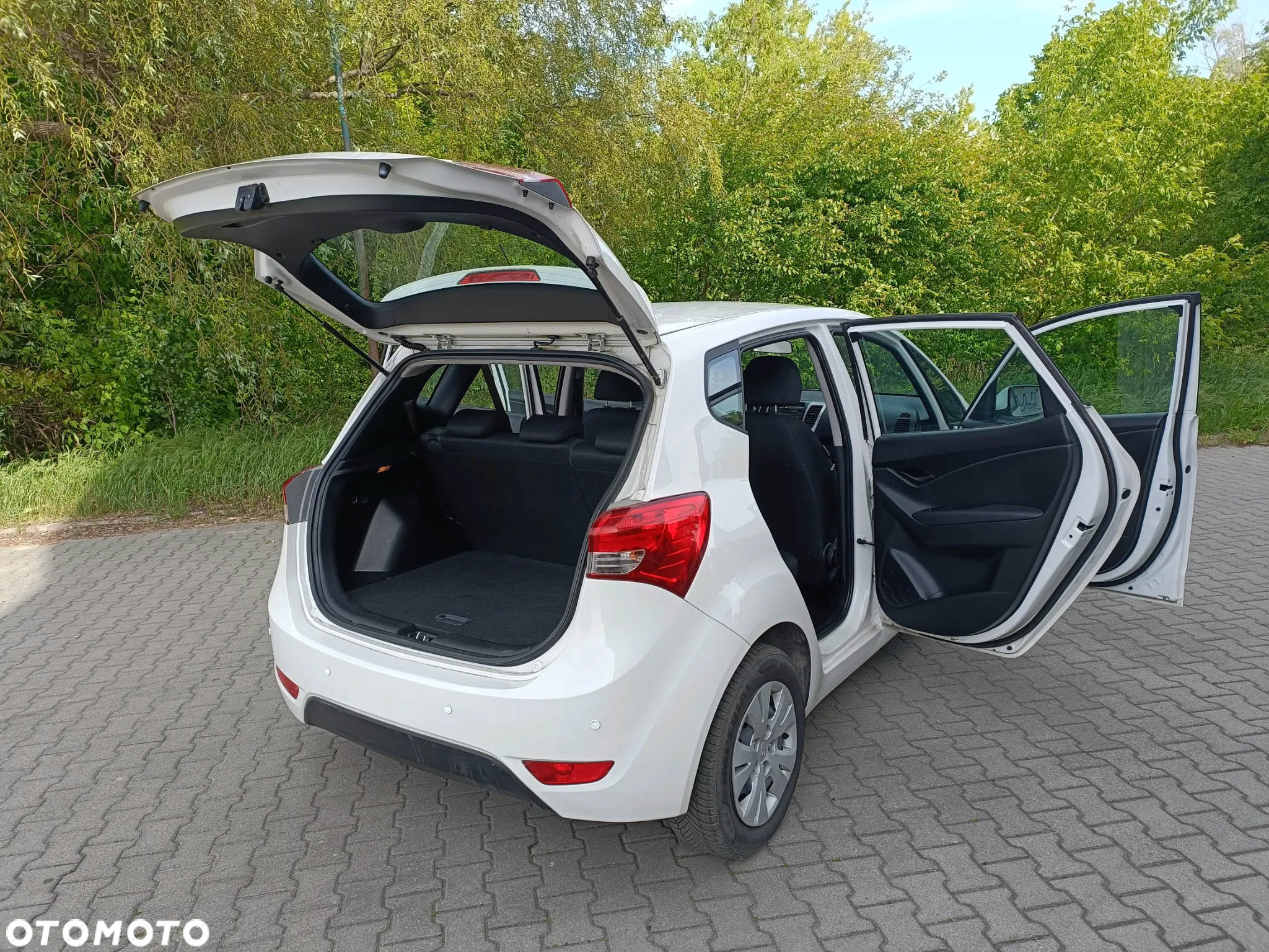 Hyundai ix20 1.4 blue Comfort - 17