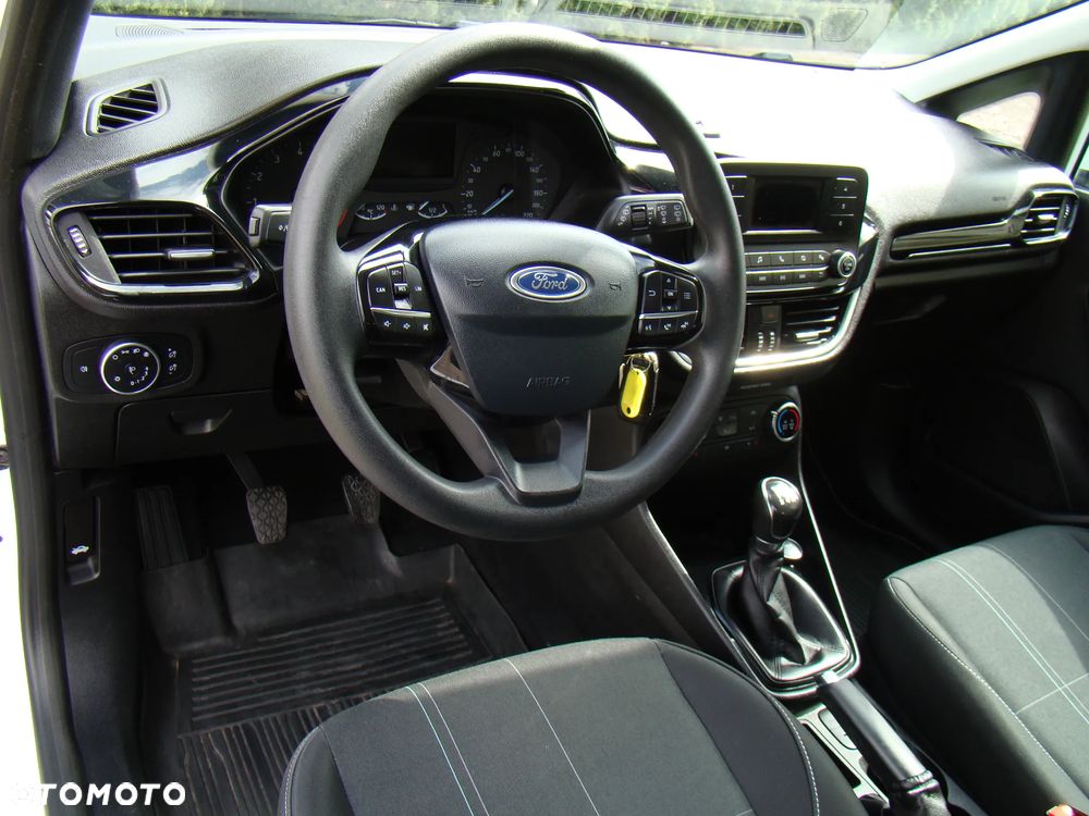 Ford Fiesta 1.1 S&S COOL&CONNECT - 17