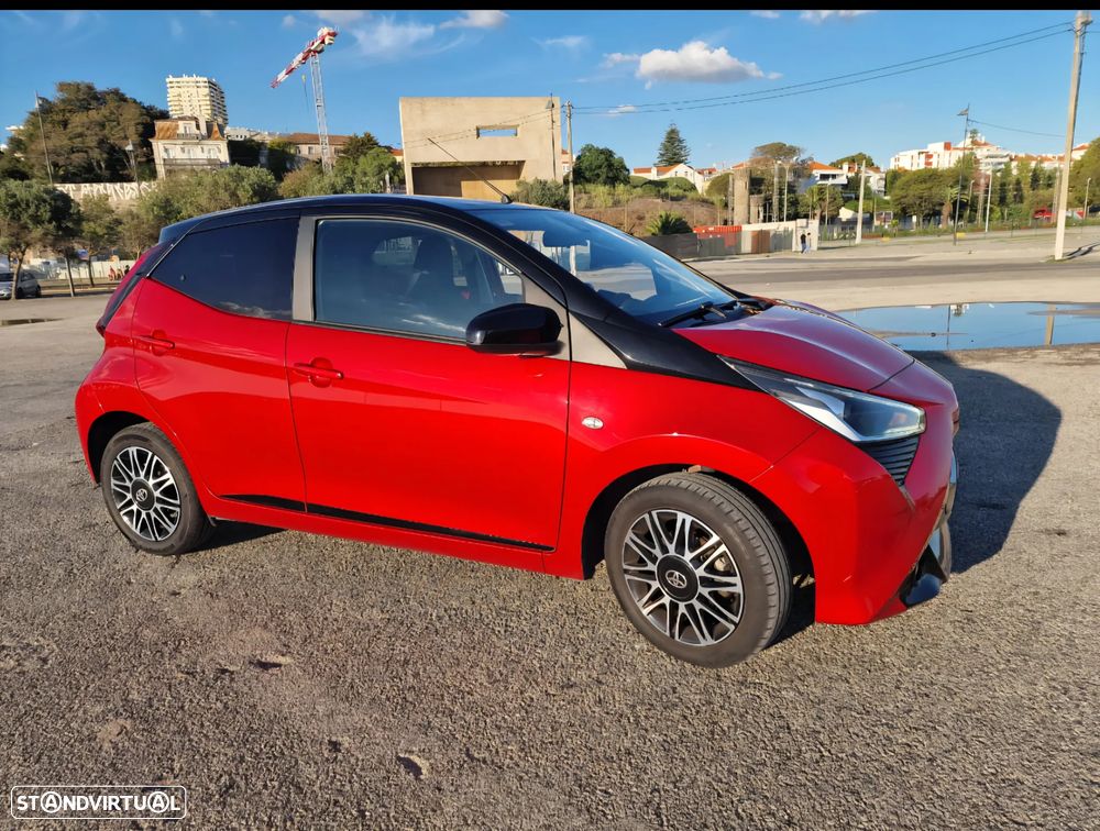 Toyota Aygo 1.0 X-Clusiv Red - 1