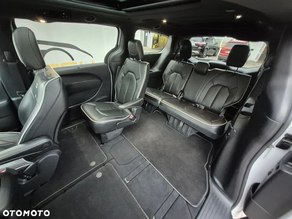 Chrysler Pacifica - 18