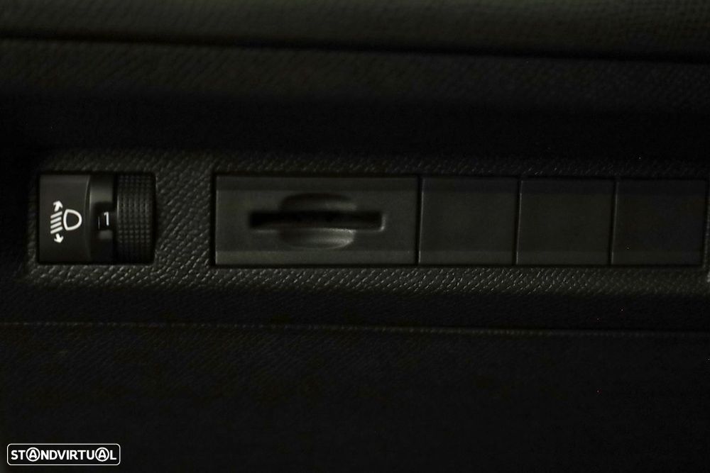 Peugeot 308 1.2 PureTech Allure EAT8 - 17