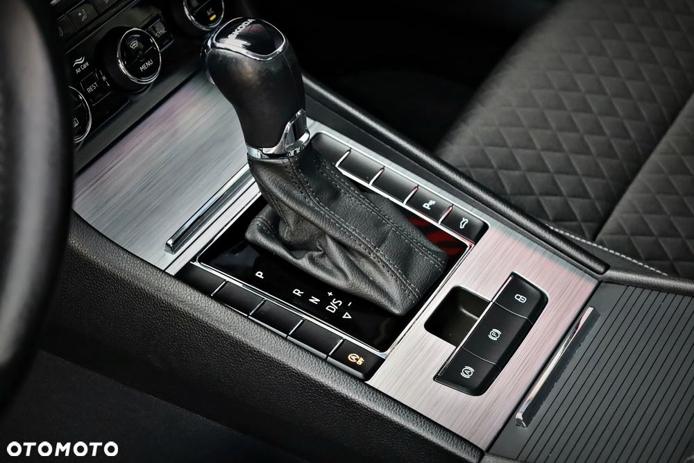 Skoda Superb 1.5 TSI Ambition DSG - 36