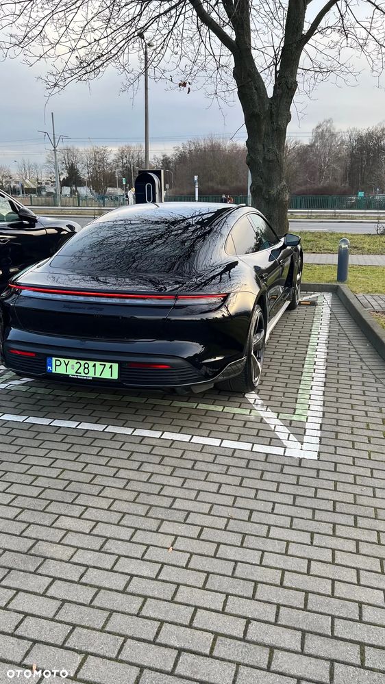 Porsche Taycan - 10