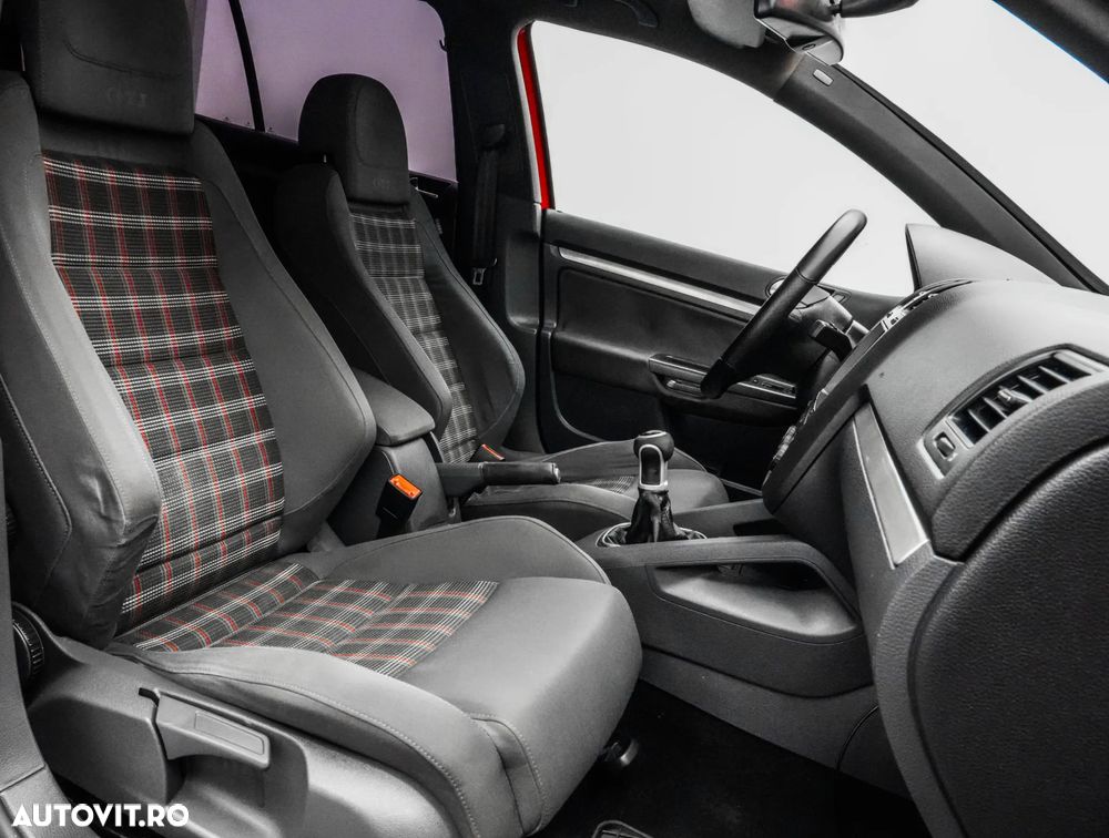 Volkswagen Golf 2.0 FSI GTI - 15