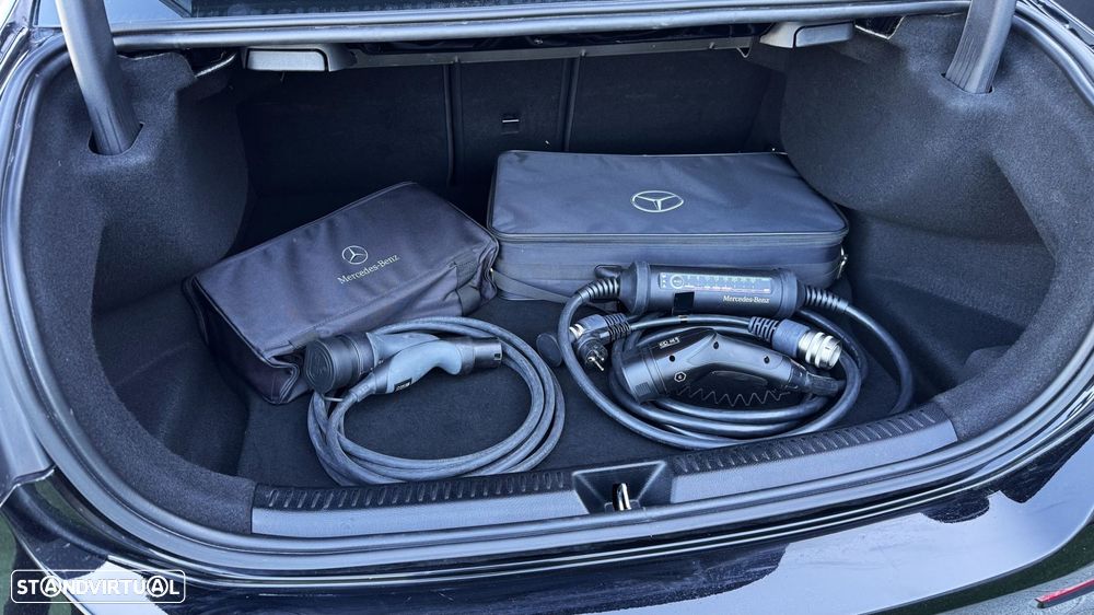 Mercedes-Benz A 250 Limousine e 8G-DCT AMG Line - 39