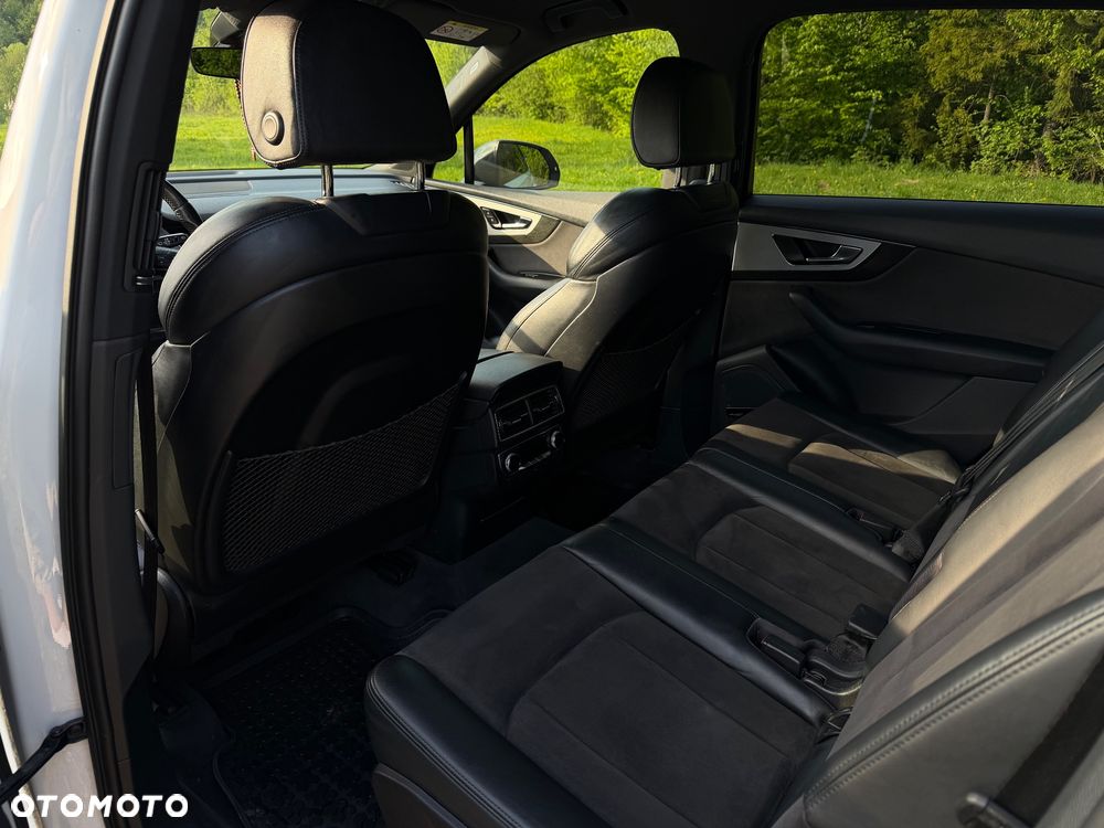 Audi Q7 - 17