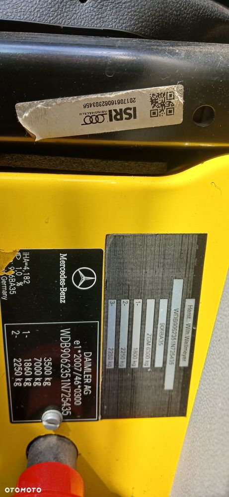 Mercedes-Benz Sprinter - 17