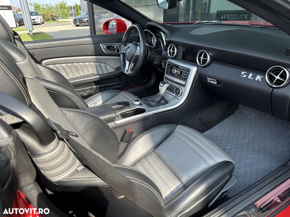 Mercedes-Benz SLK 200 (BlueEFFICIENCY) 7G-TRONIC - 12