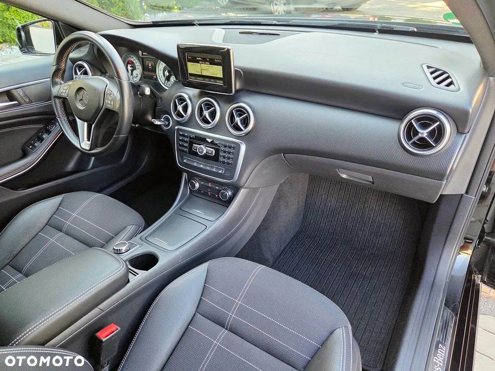 Mercedes-Benz Klasa A 180 7G-DCT Activity Edition - 35
