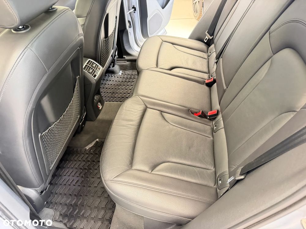 Audi Q3 40 TFSI Quattro S tronic S line - 8