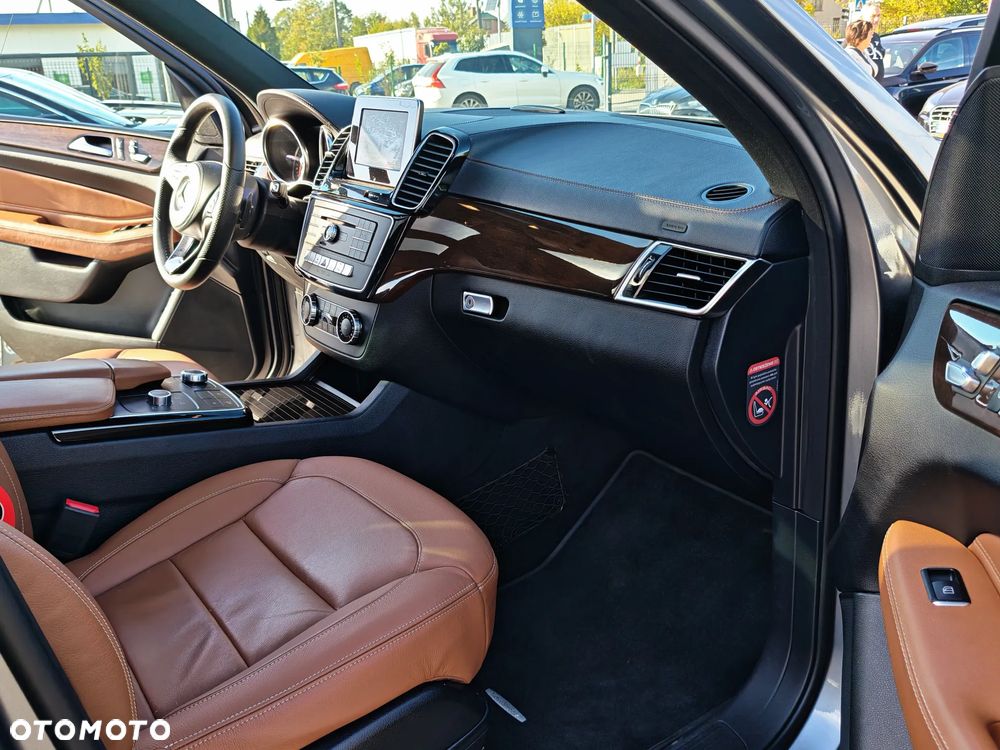 Mercedes-Benz GLS 350 d 4-Matic - 28
