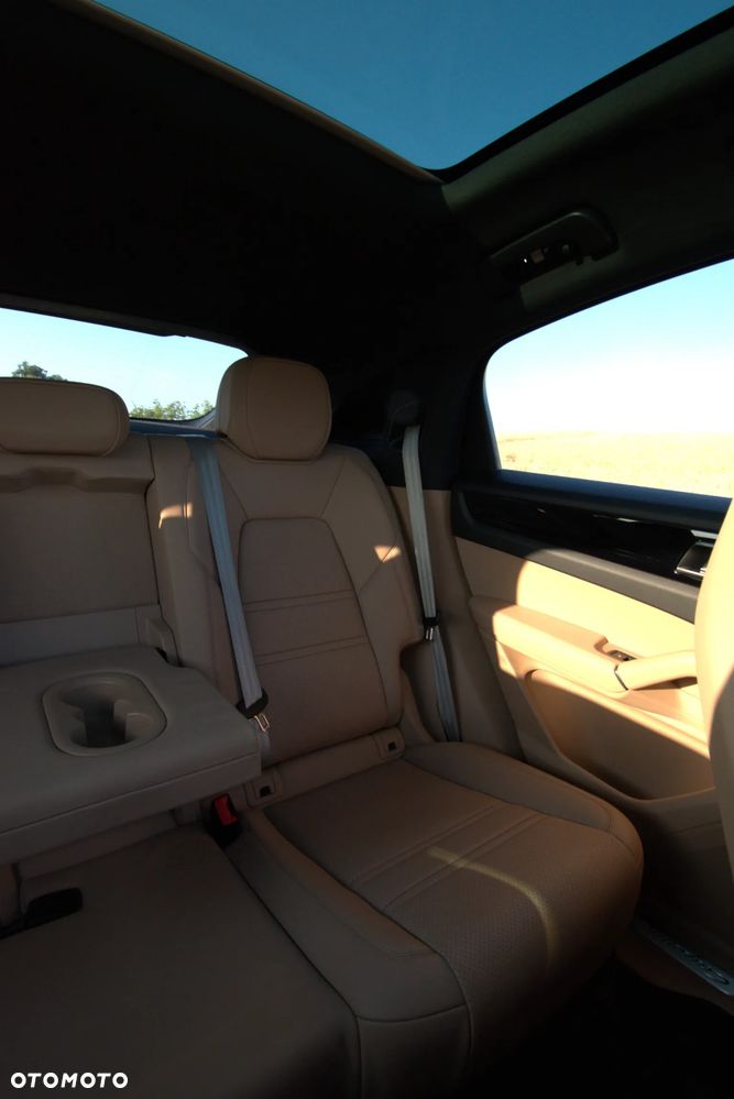 Porsche Cayenne Platinum Edition - 38