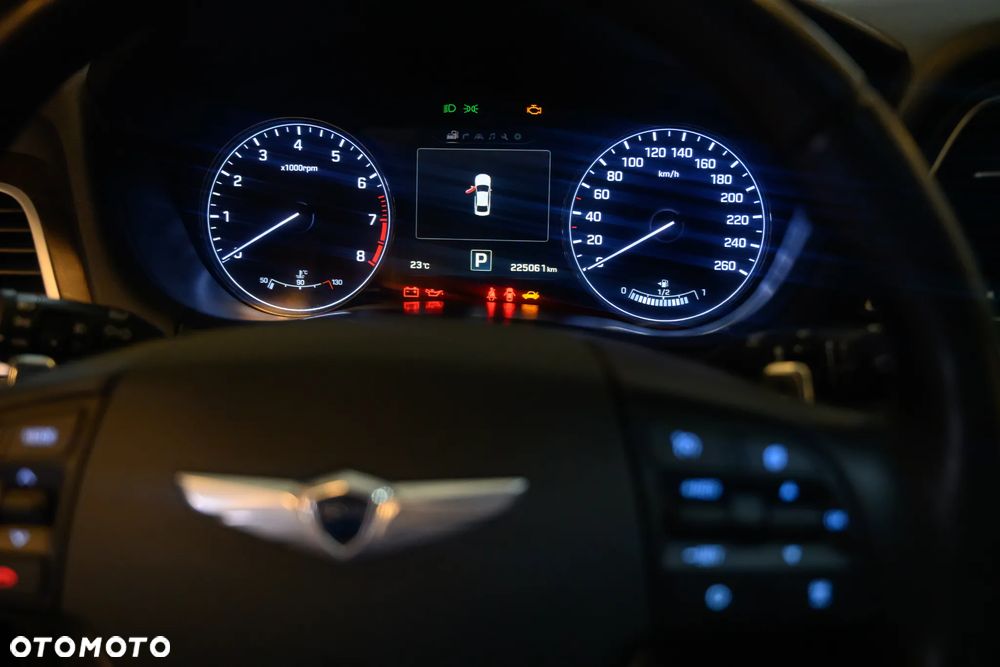 Hyundai Genesis 3.8 V6 GDI - 16
