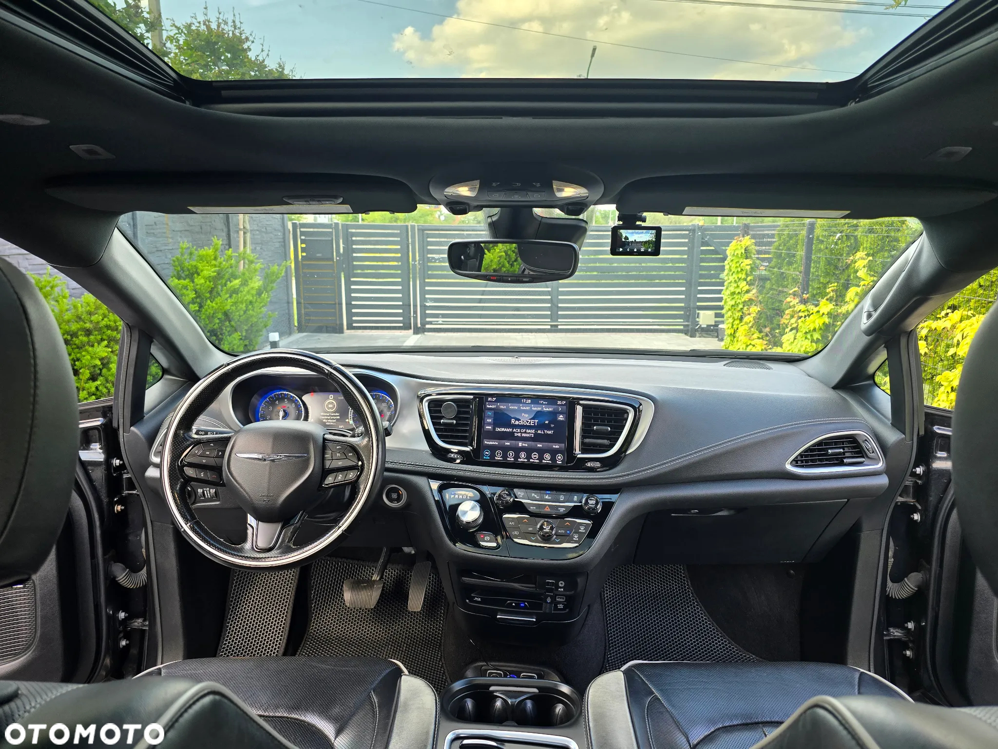 Chrysler Pacifica - 10