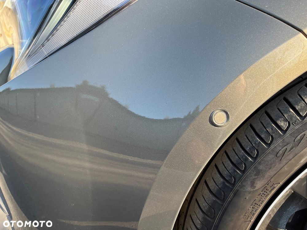 Toyota Corolla 2.0 Hybrid Executive - 33