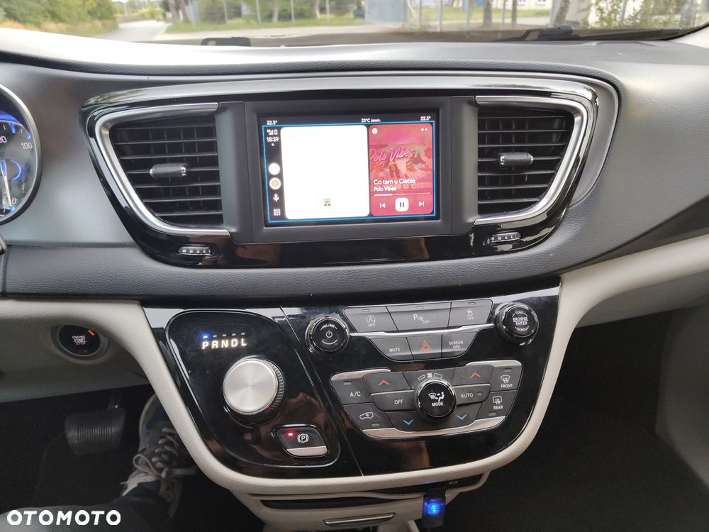 Chrysler Pacifica - 28