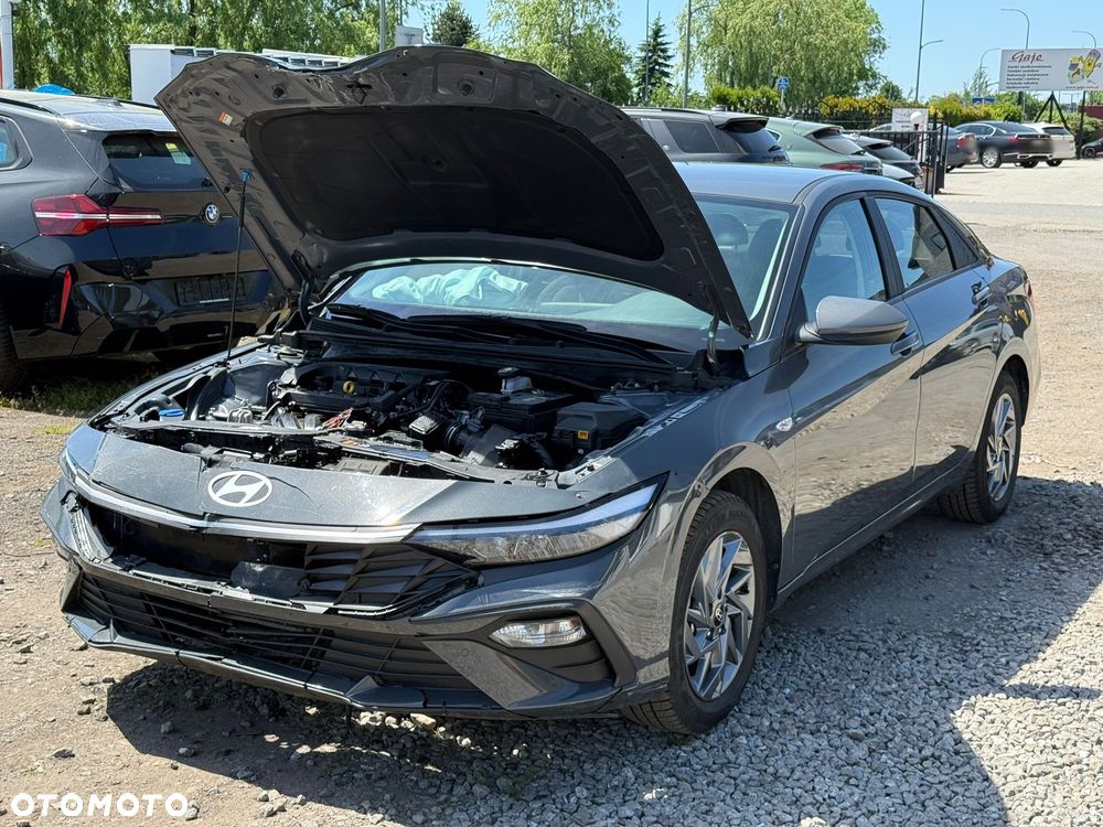 Hyundai Elantra 1.6 Modern CVT - 6