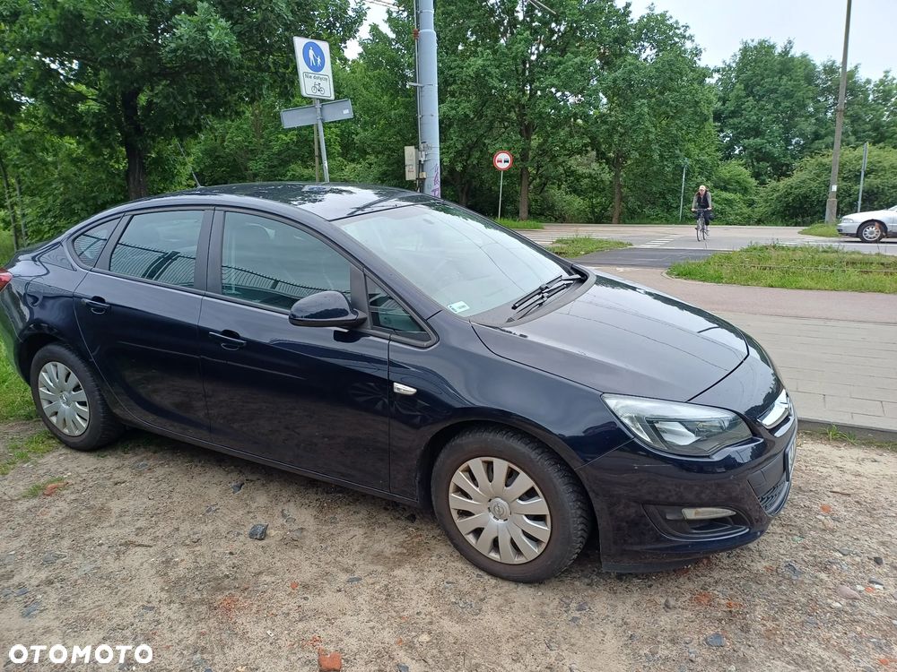 Opel Astra 1.6 EU6 - 1