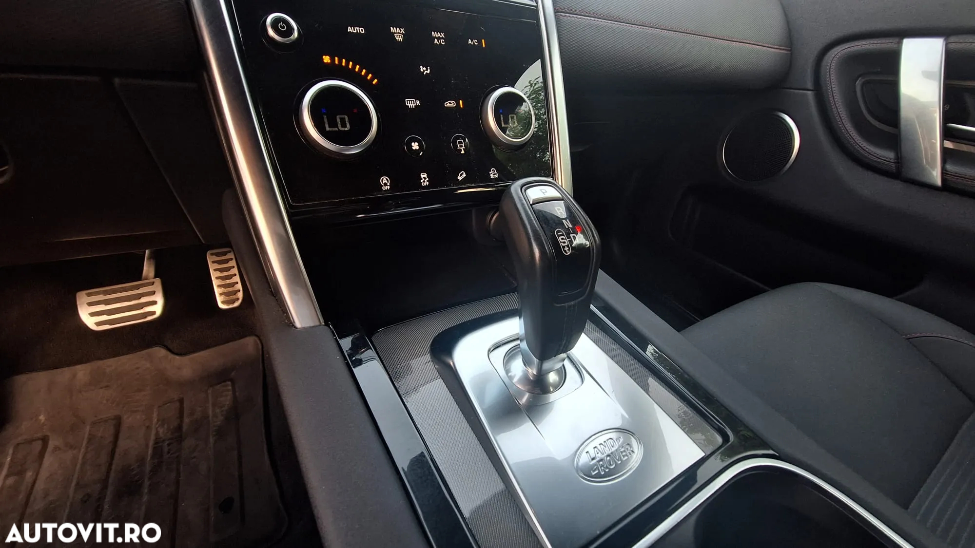 Land Rover Discovery Sport 2.0 P200 R-Dynamic MHEV - 17