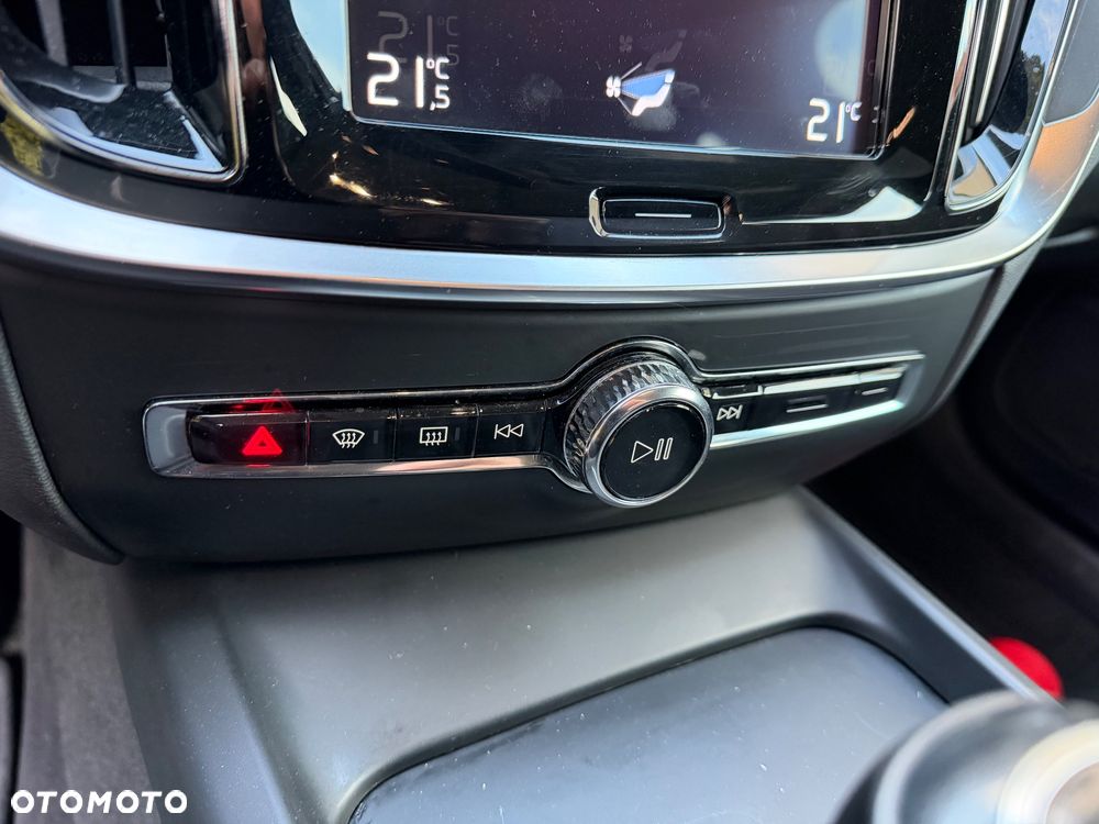 Volvo V60 D3 Summum - 25