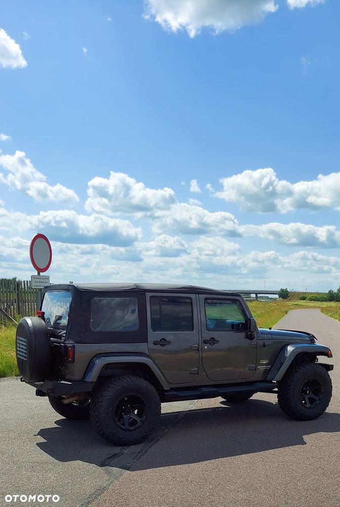 Jeep Wrangler - 22