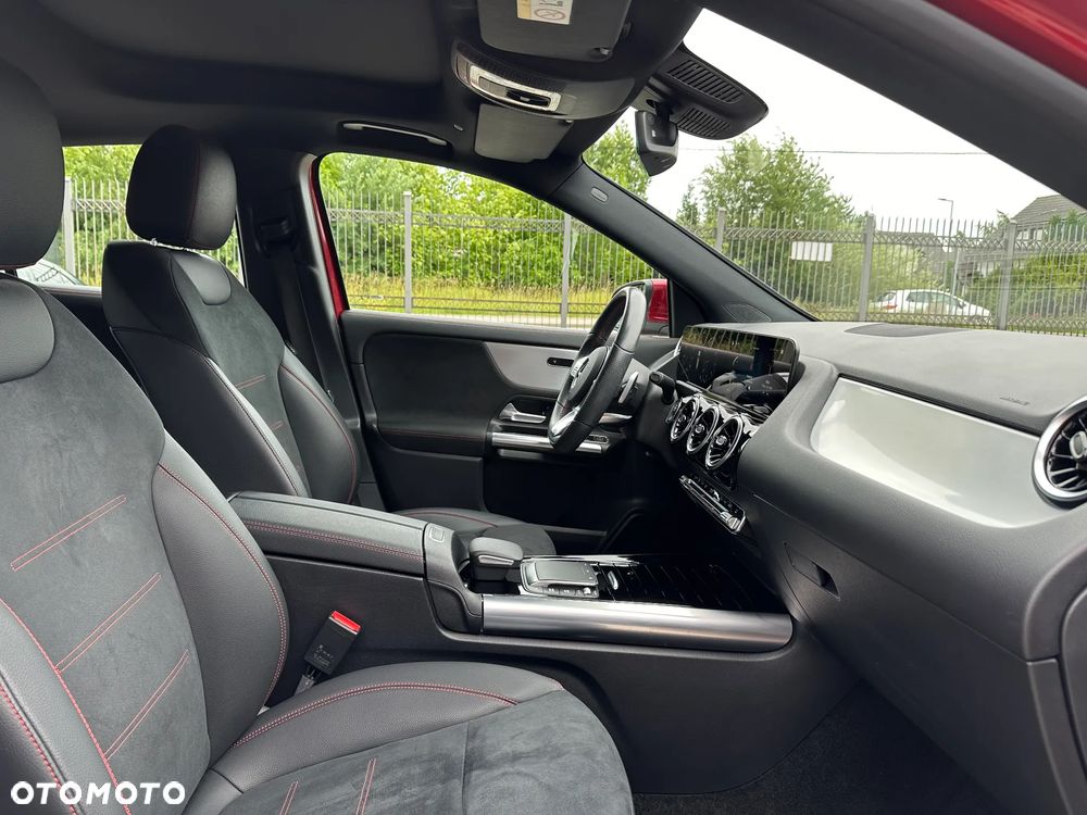 Mercedes-Benz GLA 200 AMG Line - 38