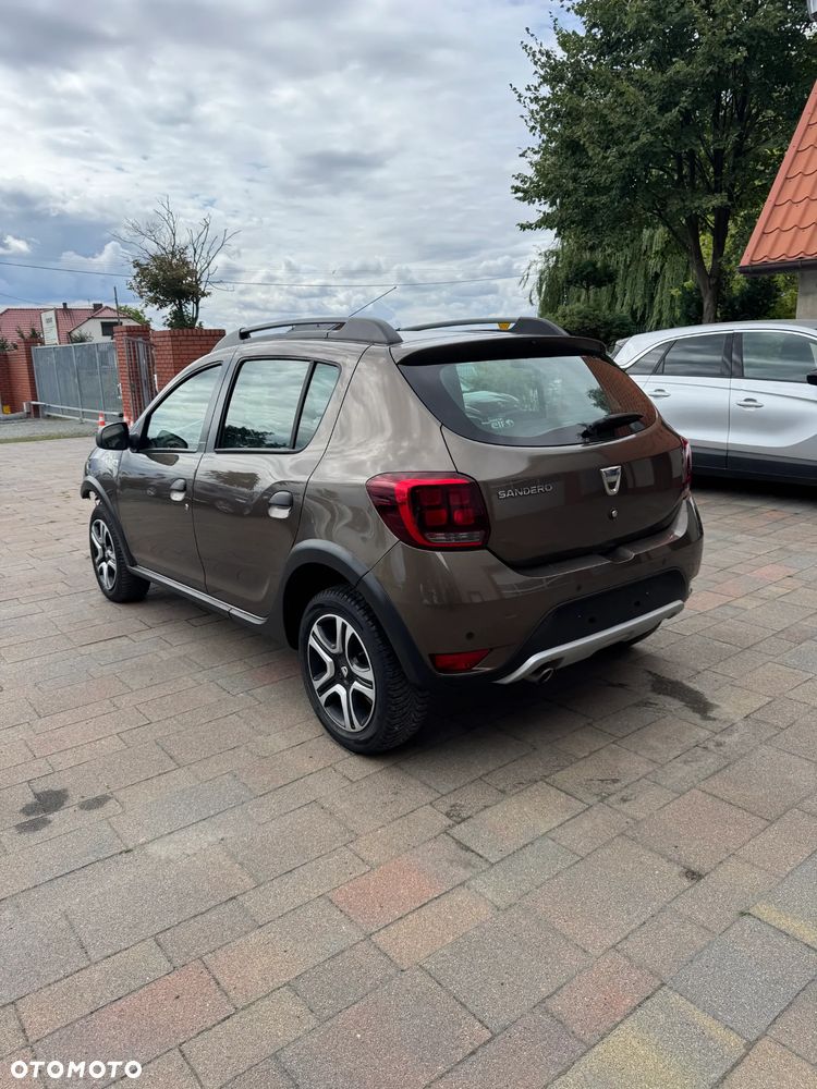 Dacia Sandero Stepway TCe 100 Celebration - 4
