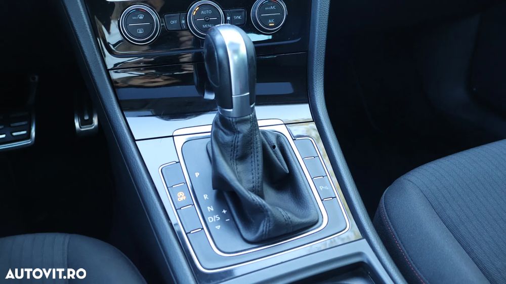 Volkswagen Golf 1.5 TSI ACT DSG Sound - 20