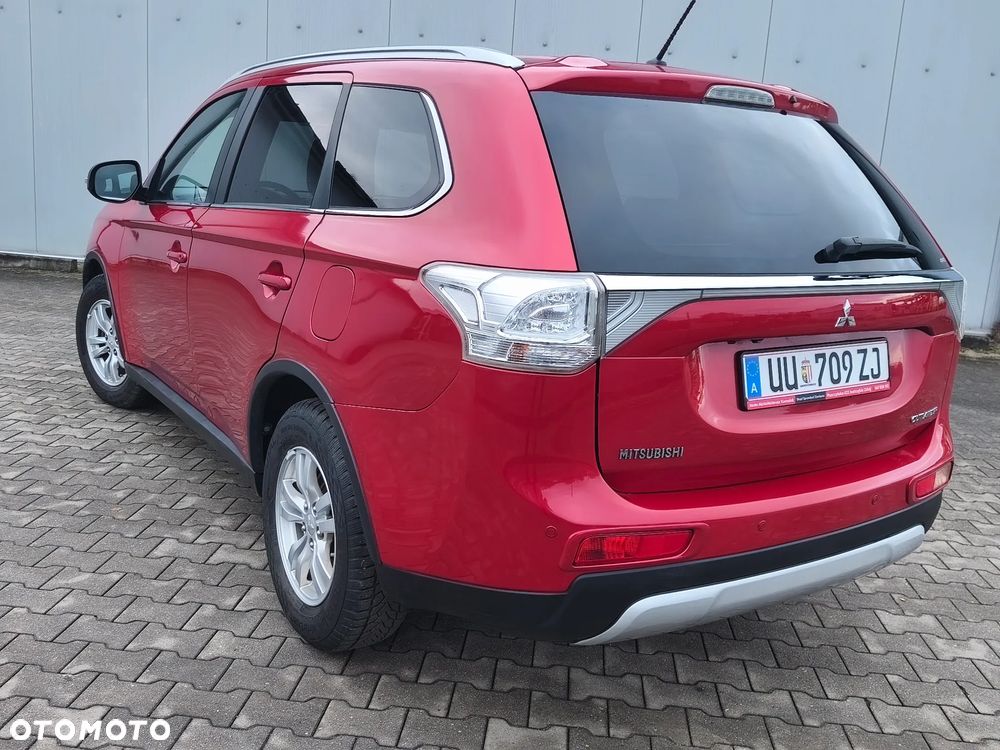Mitsubishi Outlander 2.0 4WD Invite - 8