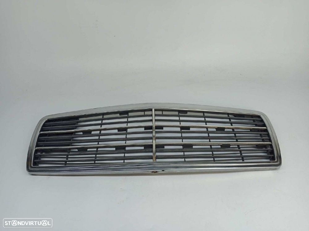 GRELHA DA FRENTE MERCEDES CLASE C (W202) BERLINA 180 (202.018) - 1