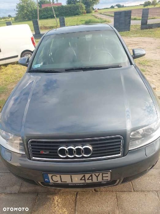 Audi A4 Limousine - 3