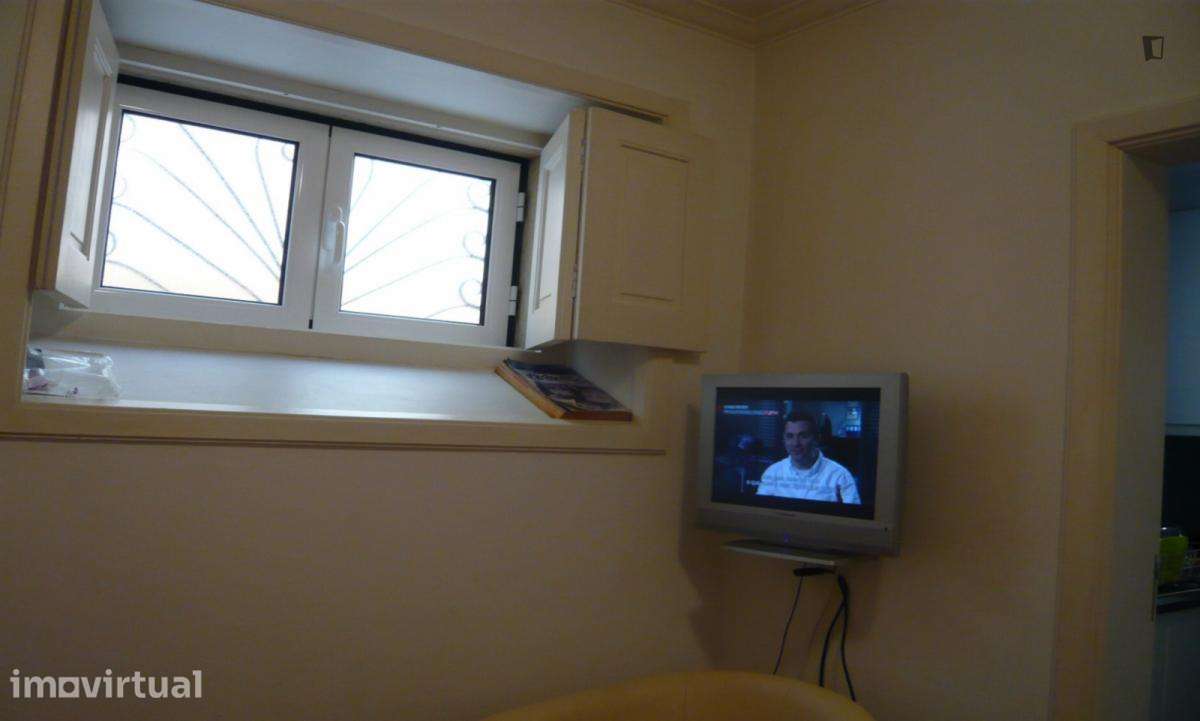 Quarto - localizado em Montes Claros Coimbra - Grande imagem: 3/16
