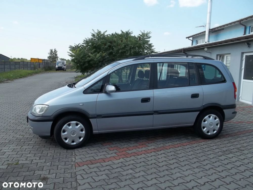 Opel Zafira 1.8 16V Elegance - 2