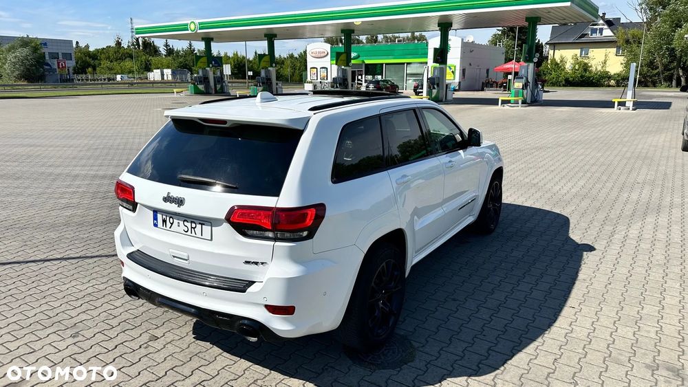 Jeep Grand Cherokee - 22