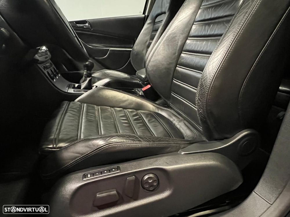 VW Passat Variant 2.0 TDi Sportline - 17