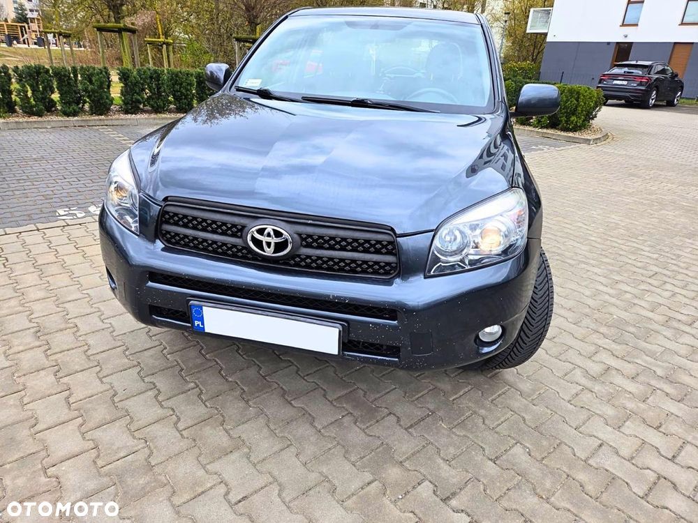 Toyota RAV4 - 6