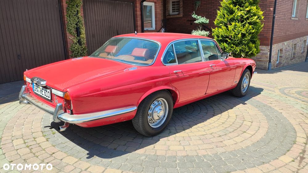Jaguar XJ - 22