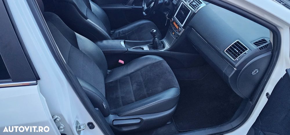 Toyota Avensis 2.0 D-4D Executive - 6